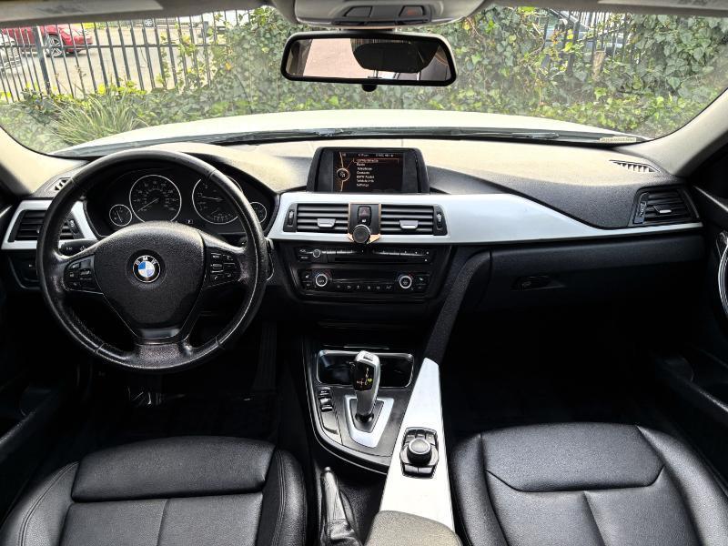 BMW 3-Series 328i xDrive Sedan 2013