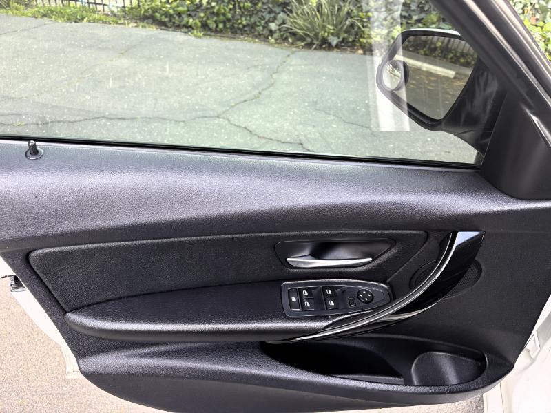 BMW 3-Series 328i xDrive Sedan 2013