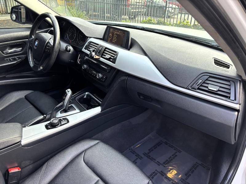 BMW 3-Series 328i xDrive Sedan 2013