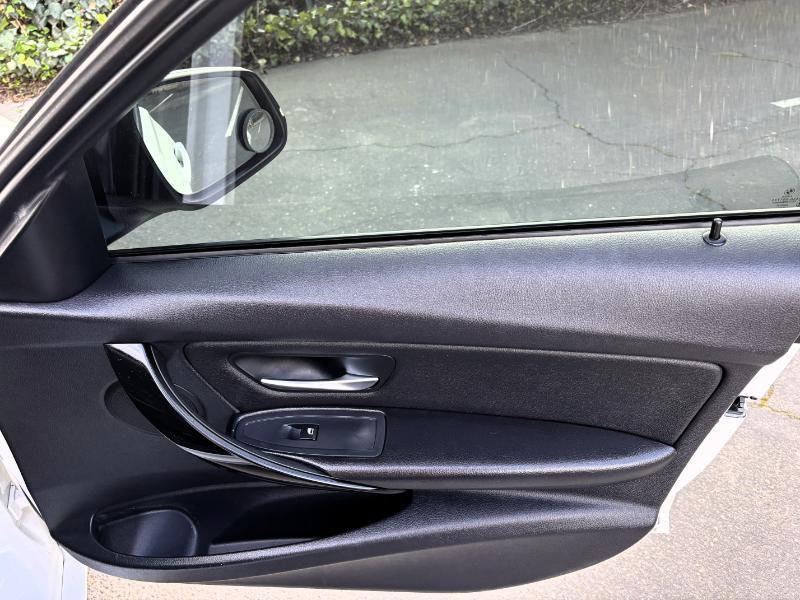 BMW 3-Series 328i xDrive Sedan 2013