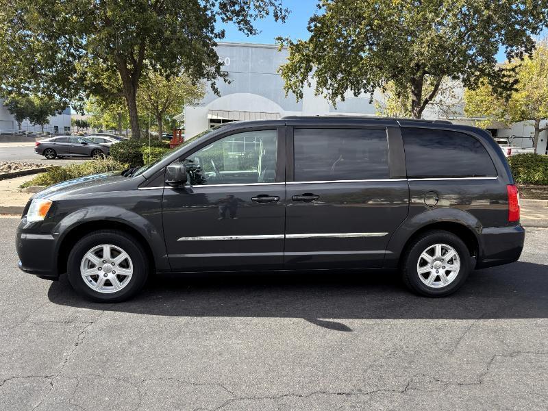Chrysler Town & Country Touring 2012