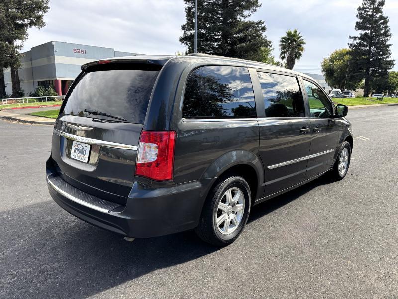 Chrysler Town & Country Touring 2012