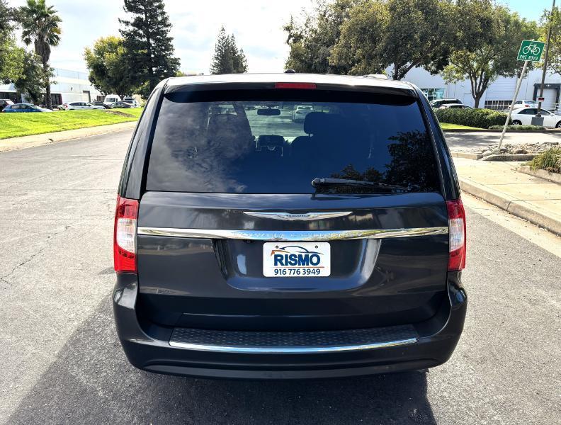 Chrysler Town & Country Touring 2012