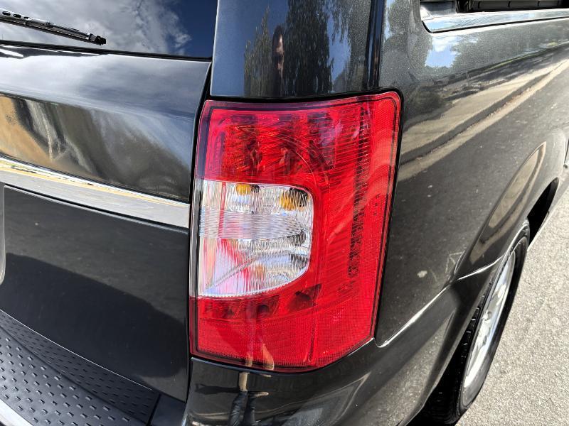 Chrysler Town & Country Touring 2012