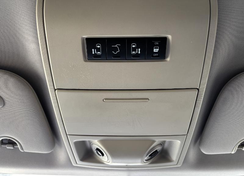 Chrysler Town & Country Touring 2012