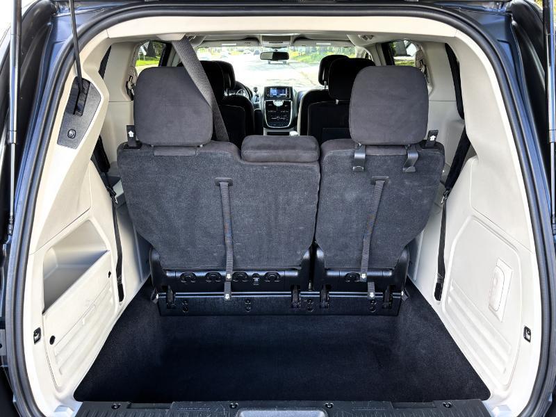 Chrysler Town & Country Touring 2012