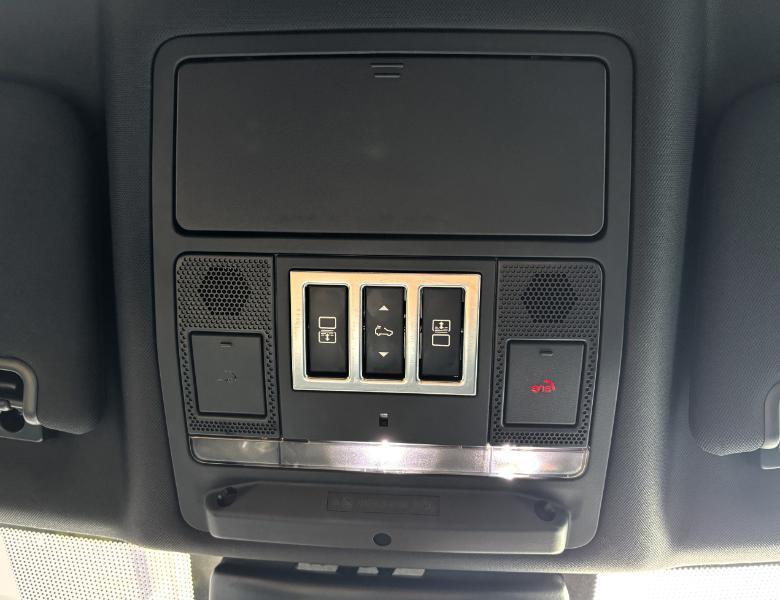 Land Rover Discovery SE 2020