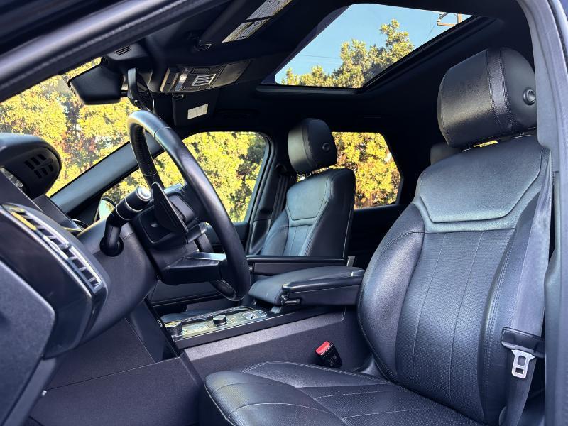 Land Rover Discovery SE 2020
