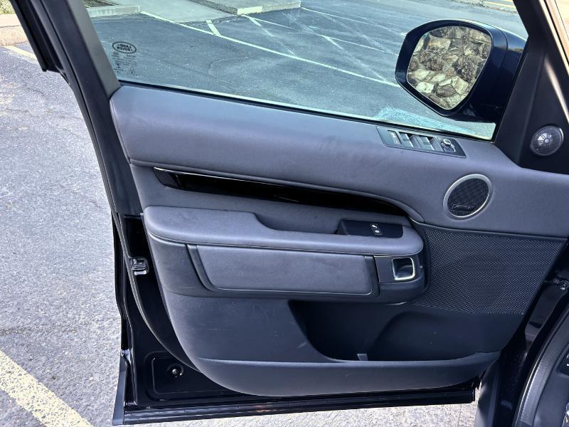 Land Rover Discovery SE 2020