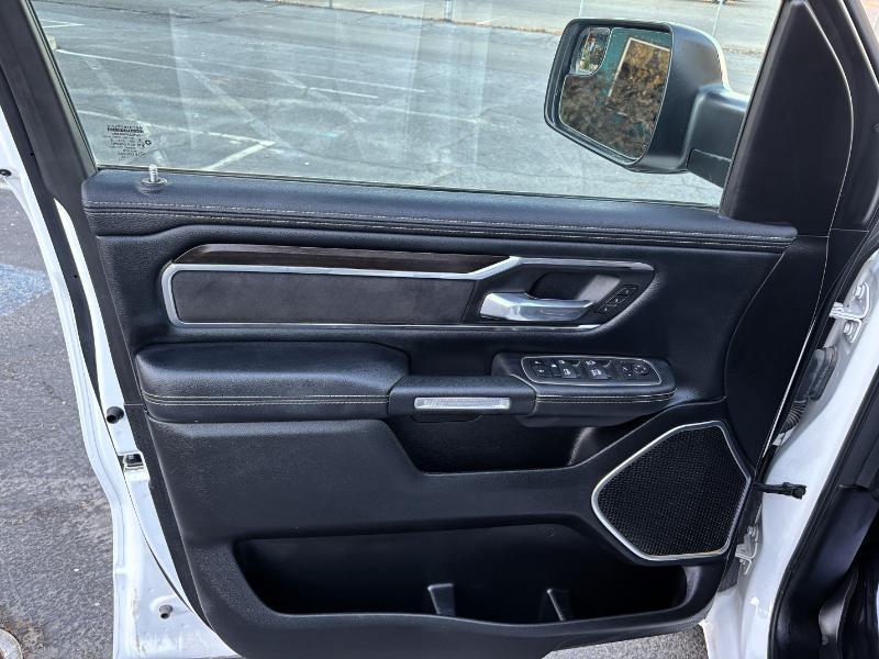RAM 1500 Laramie Crew Cab 4WD 2022