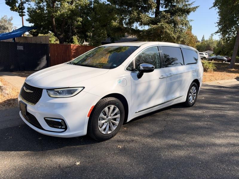 Chrysler Pacifica Hybrid Limited 2023