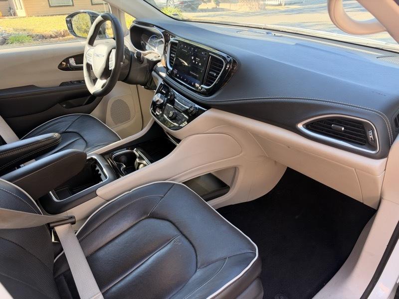 Chrysler Pacifica Hybrid Limited 2023