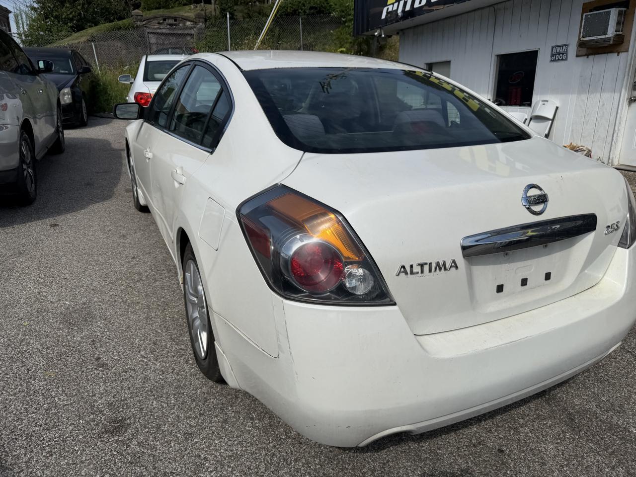 Nissan Altima 2.5 S 2010