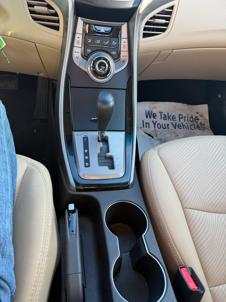 Hyundai Elantra Limited 2013