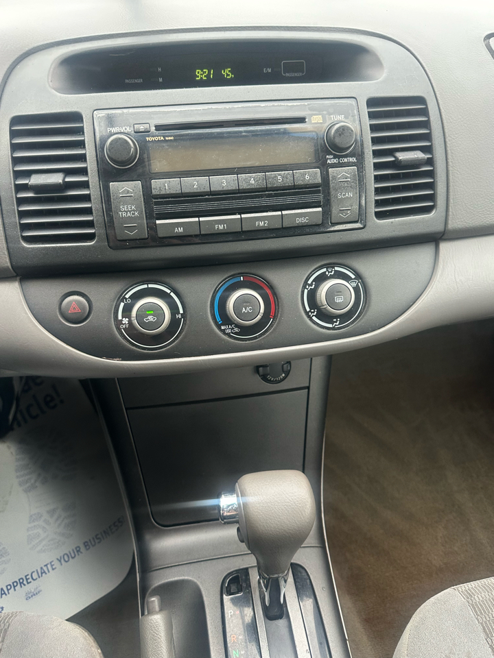 Toyota Camry LE 2005