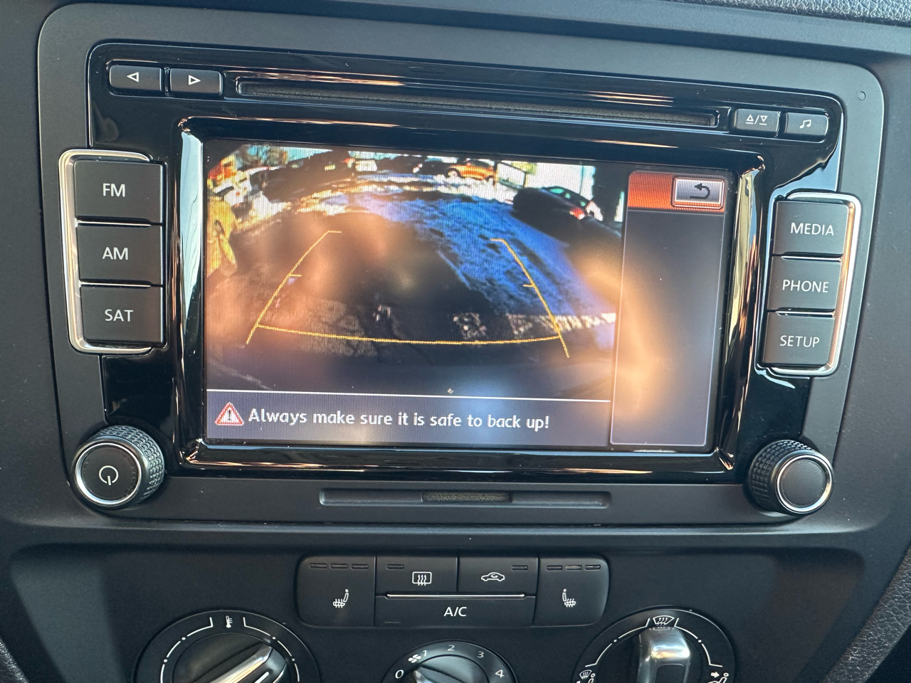 Volkswagen Jetta SE 6A 2015