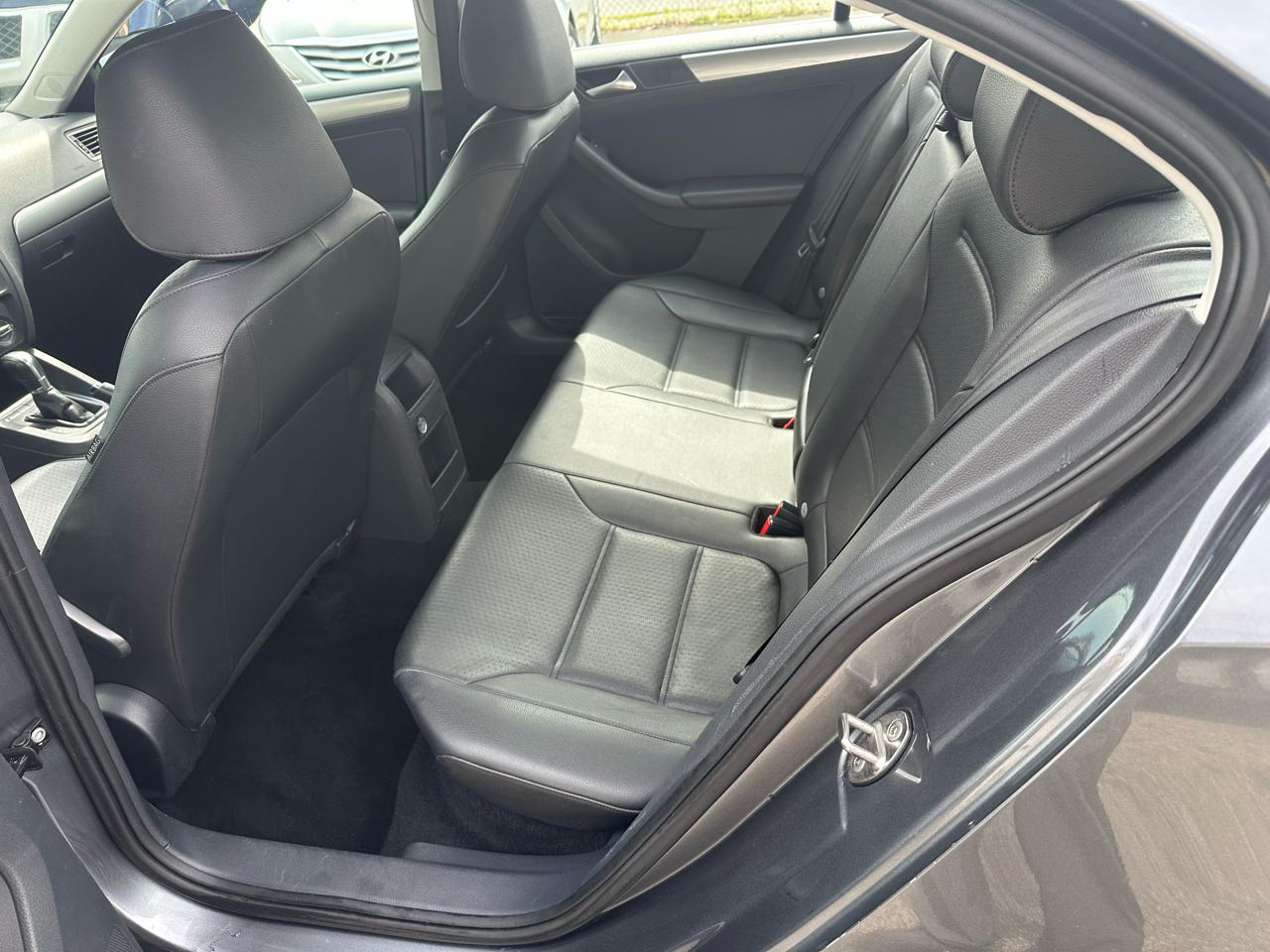 Volkswagen Jetta SE 6A 2015
