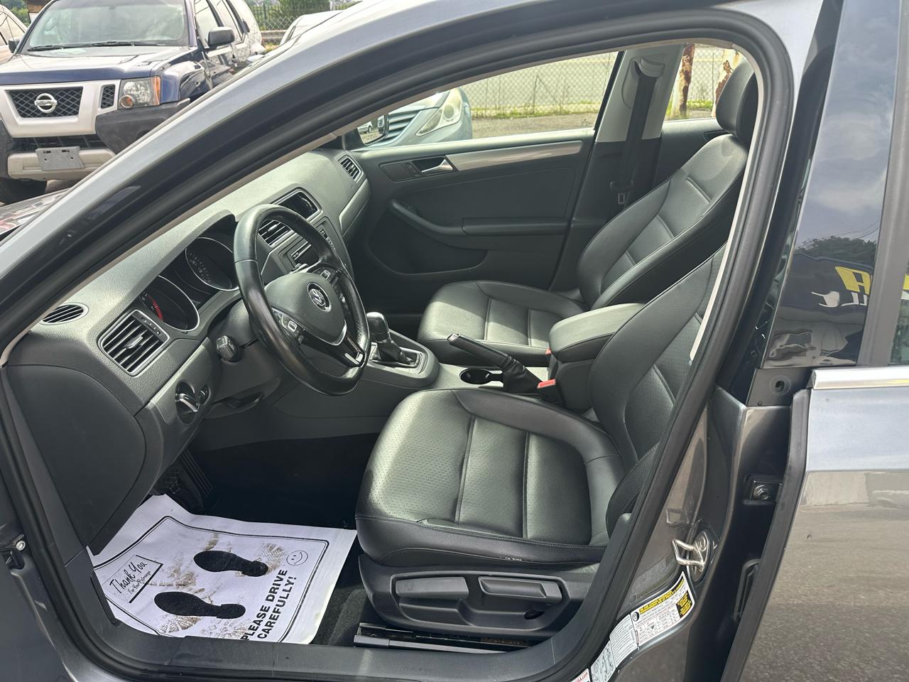 Volkswagen Jetta SE 6A 2015