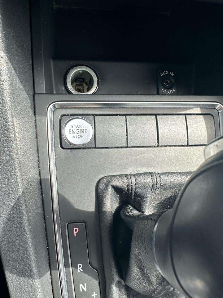 Volkswagen Jetta SE 6A 2015