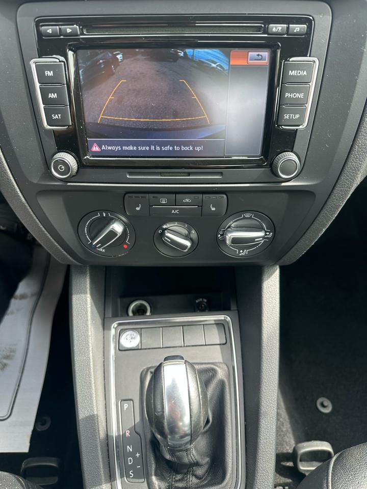 Volkswagen Jetta SE 6A 2015
