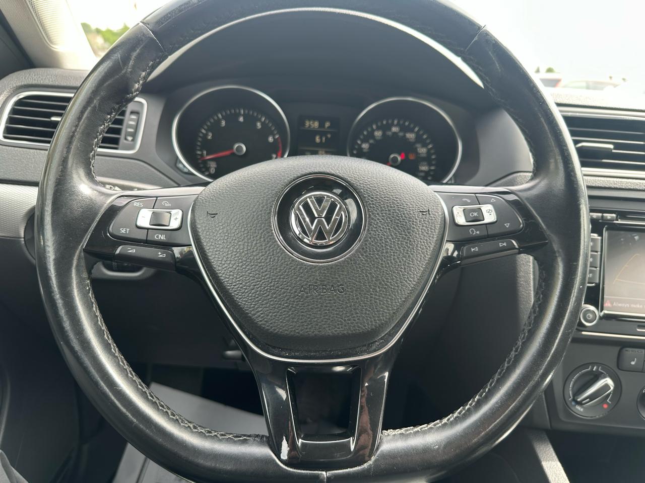 Volkswagen Jetta SE 6A 2015