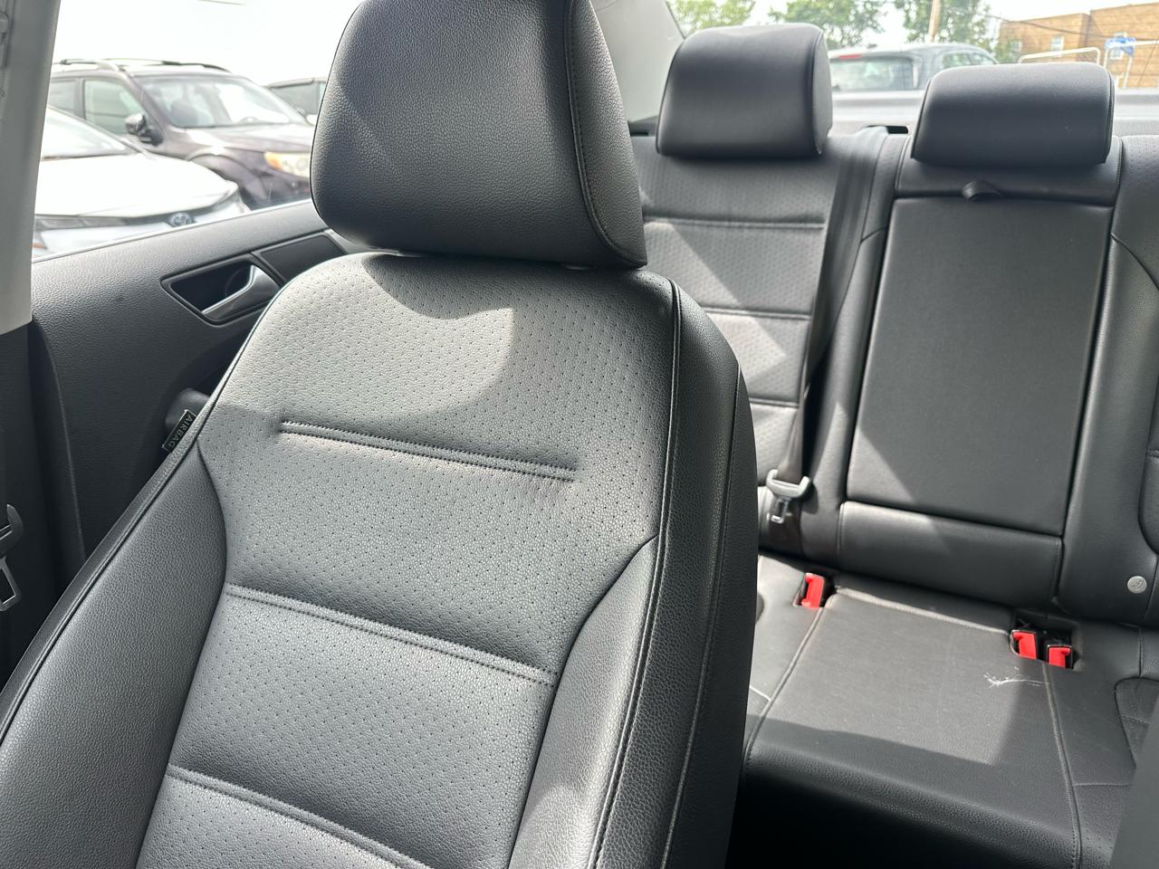 Volkswagen Jetta SE 6A 2015