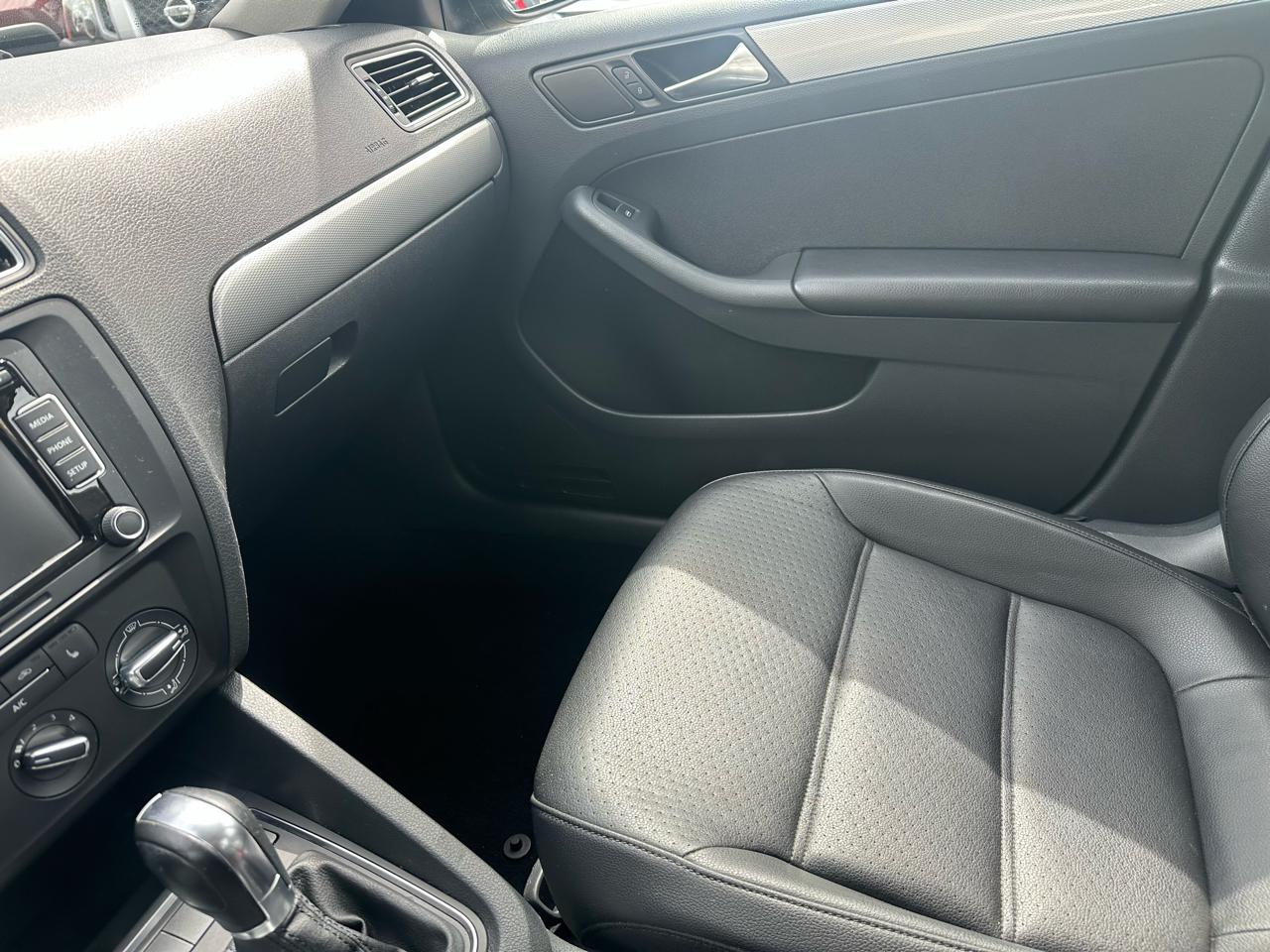 Volkswagen Jetta SE 6A 2015