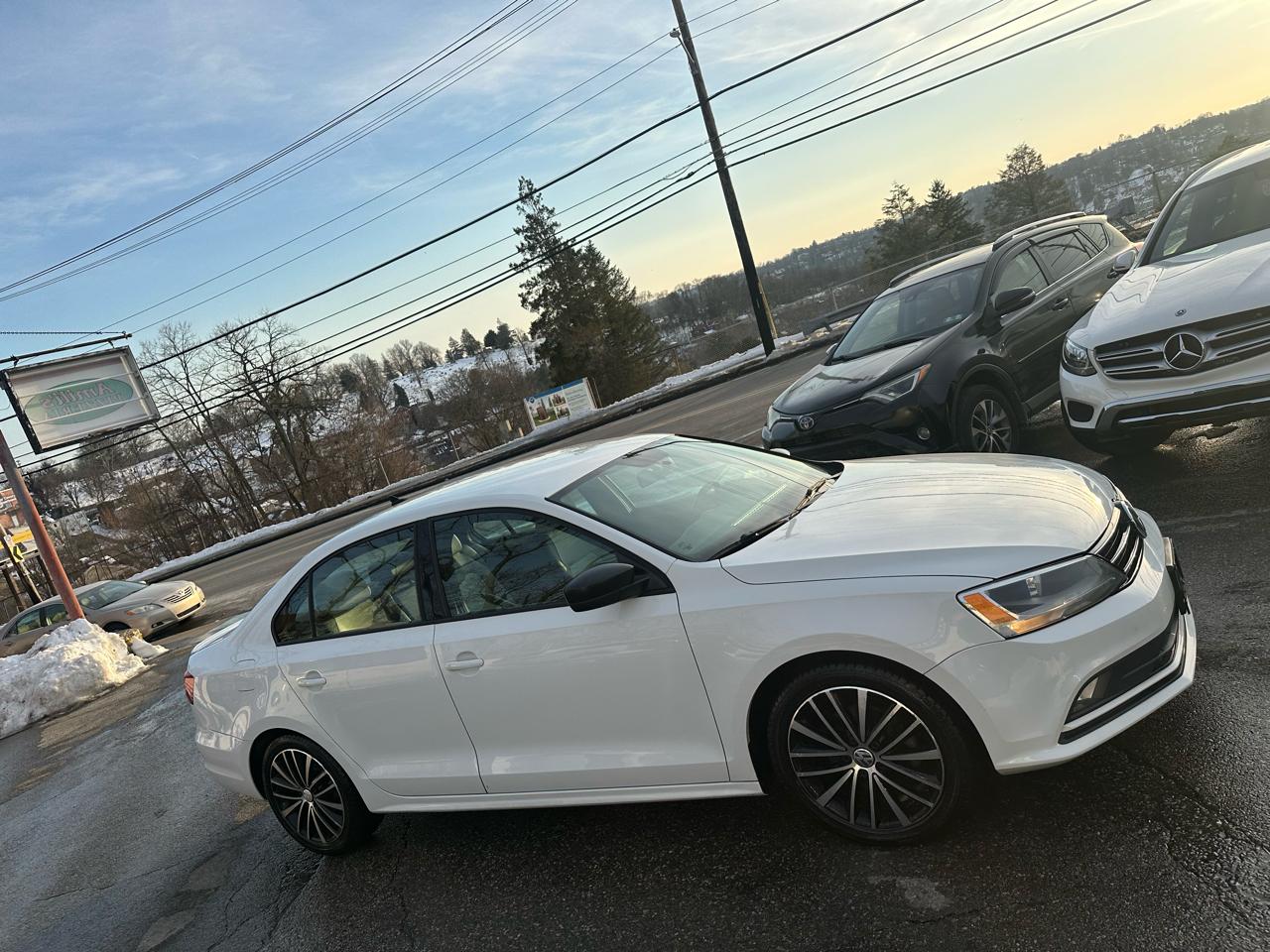 Volkswagen Jetta SE 6A 2016
