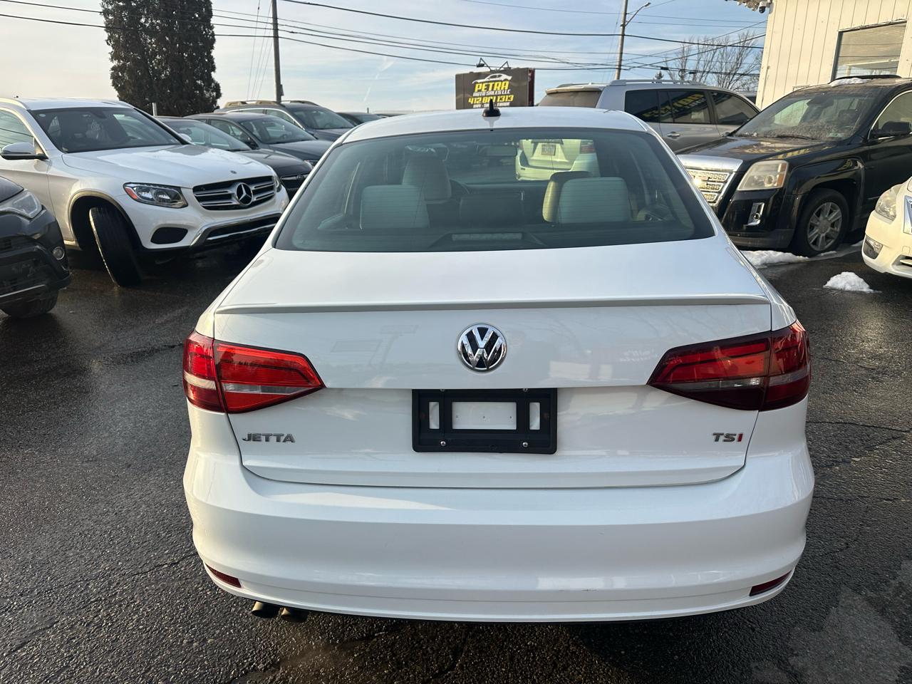 Volkswagen Jetta SE 6A 2016