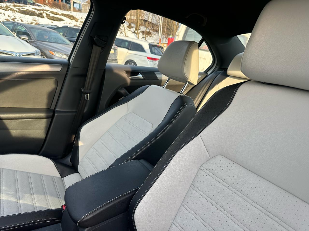 Volkswagen Jetta SE 6A 2016