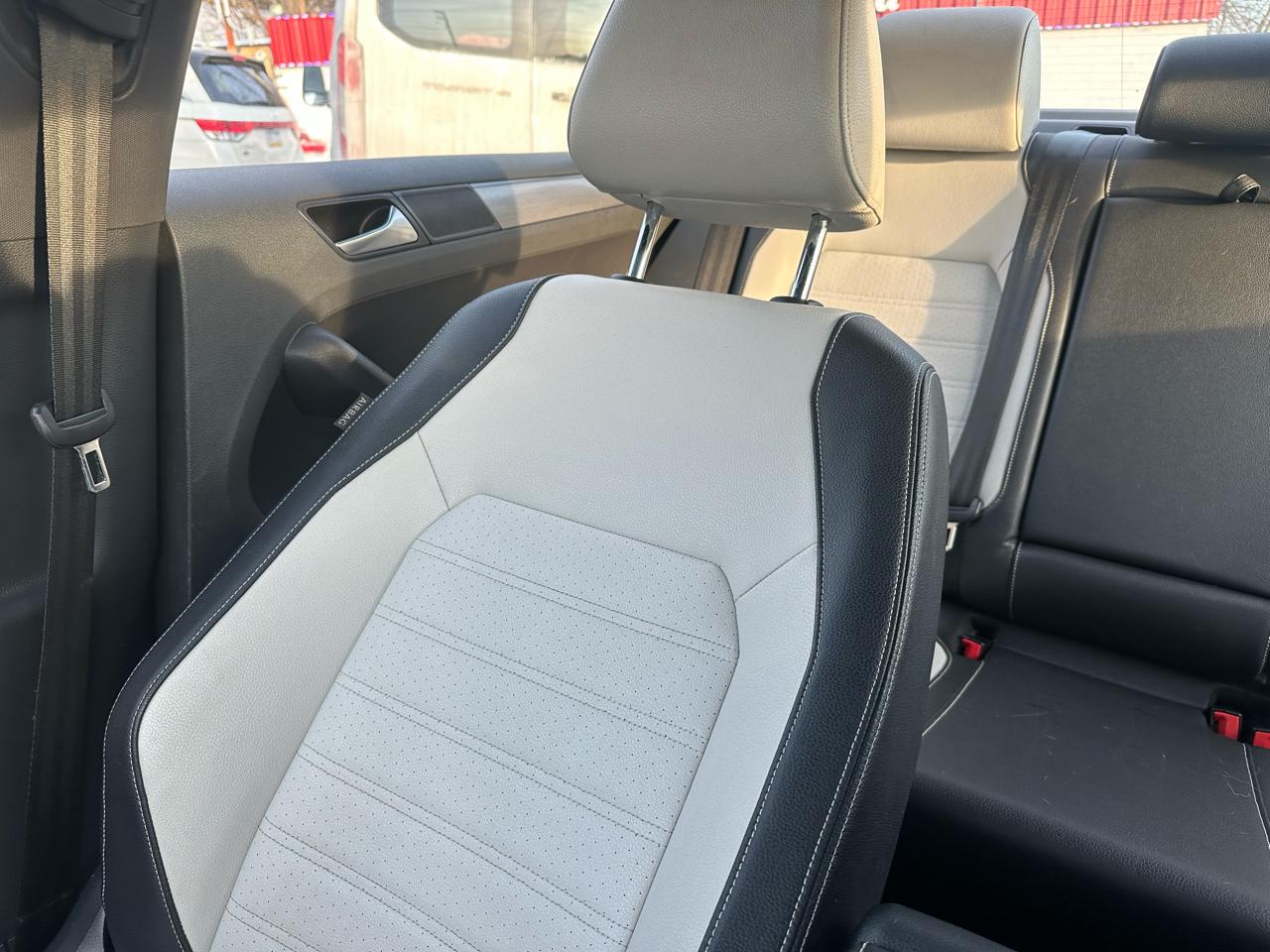 Volkswagen Jetta SE 6A 2016