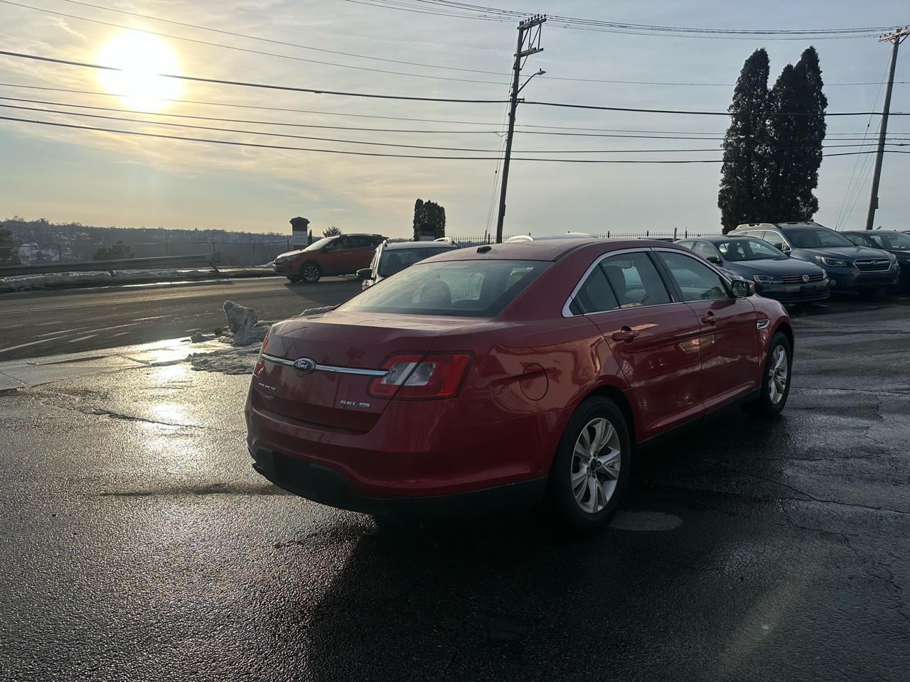 Ford Taurus SEL AWD 2012