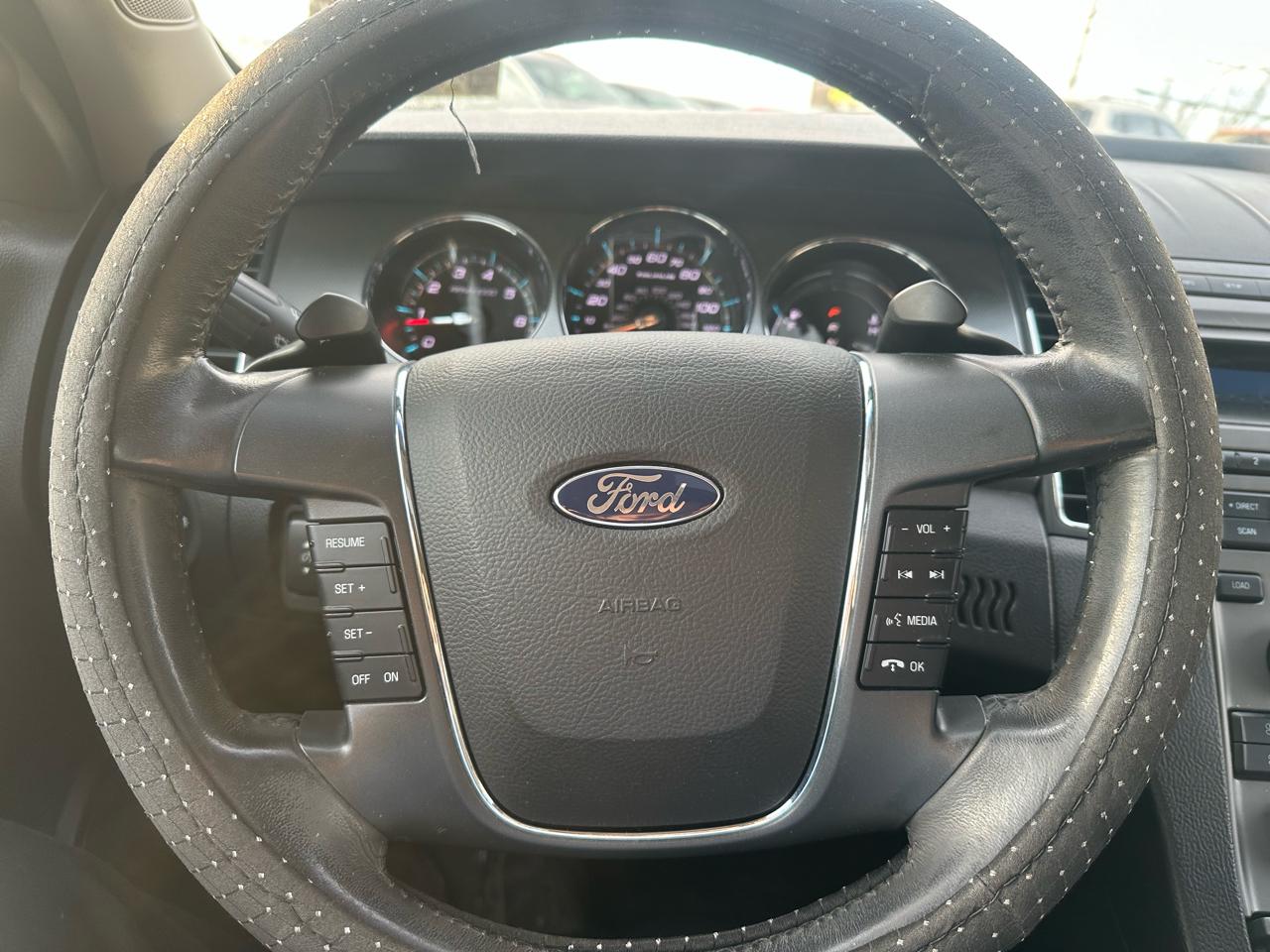 Ford Taurus SEL AWD 2012