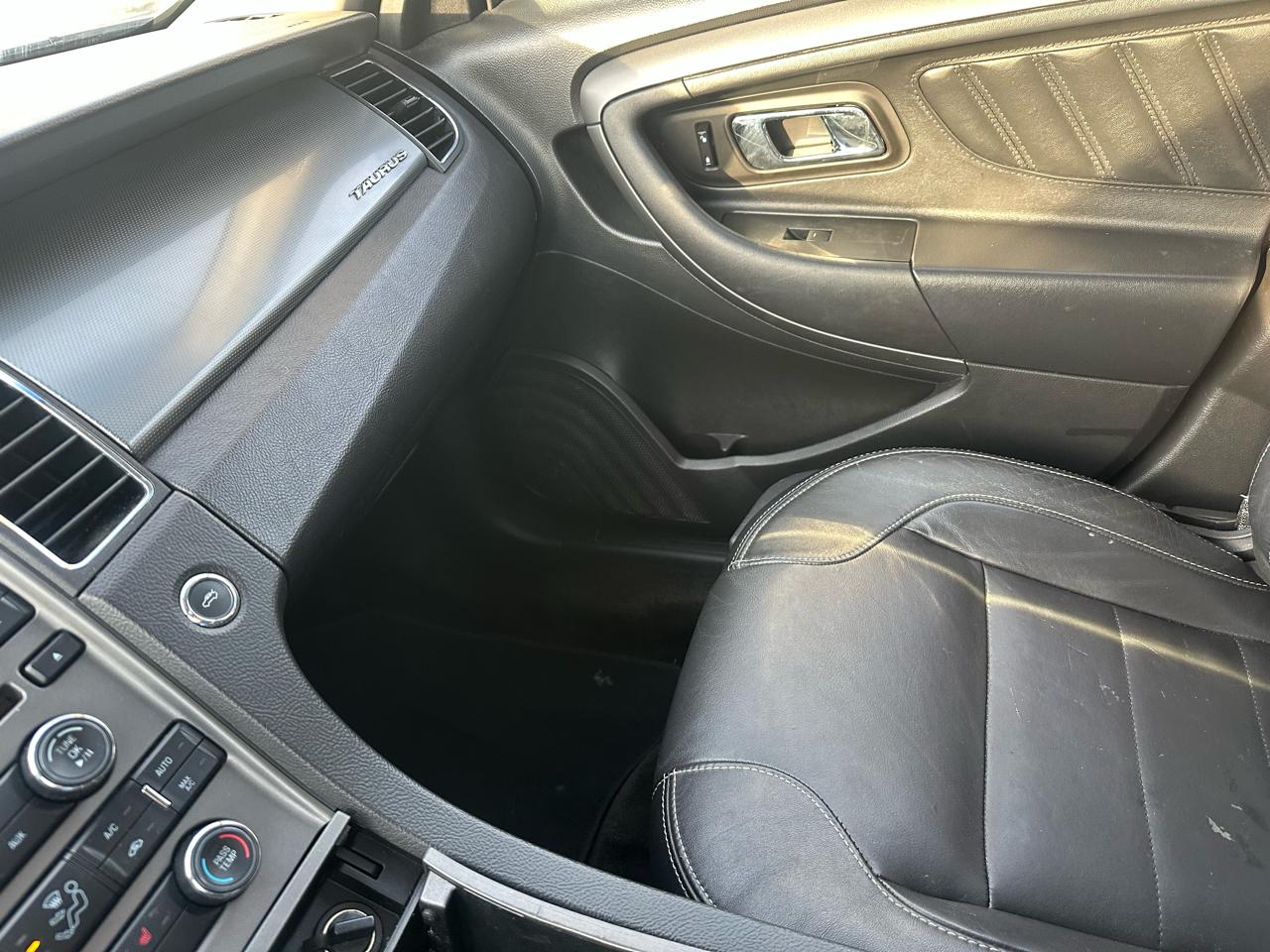 Ford Taurus SEL AWD 2012