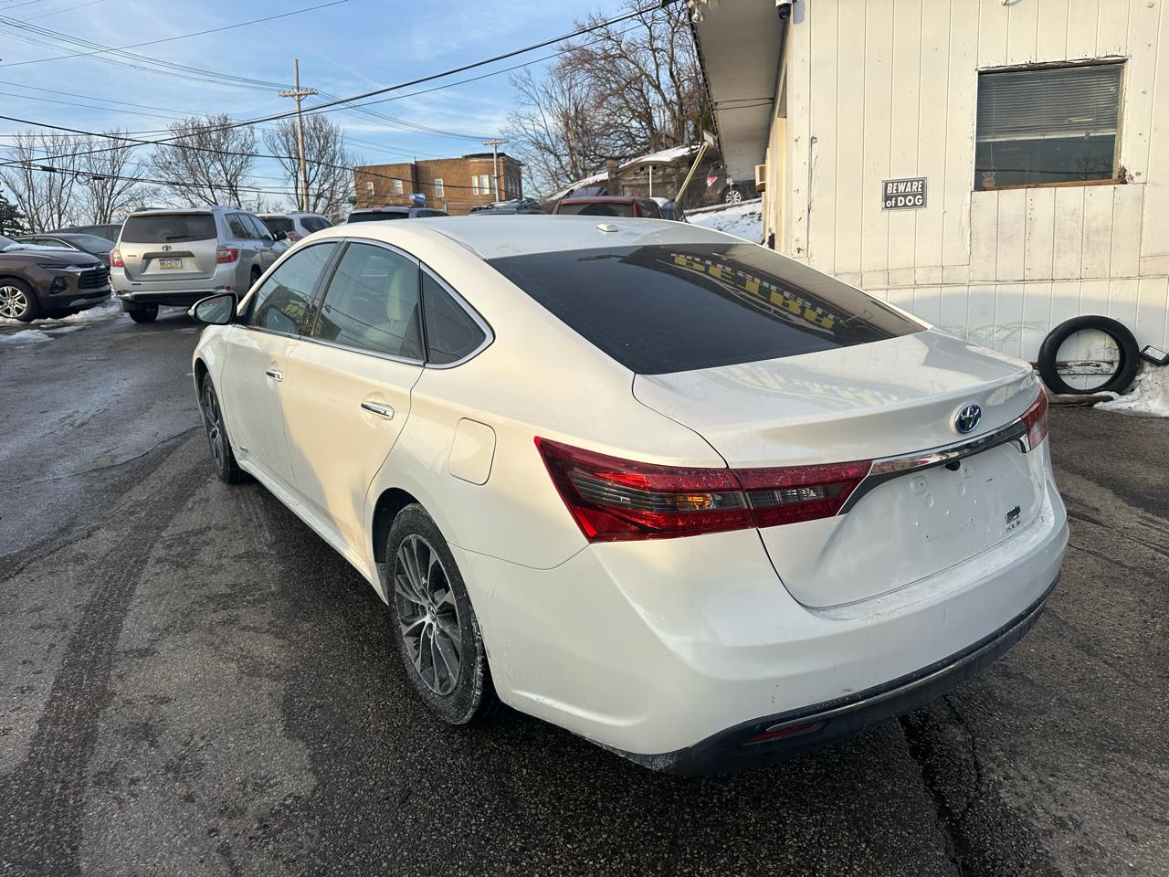 Toyota Avalon Hybrid XLE Premium 2016