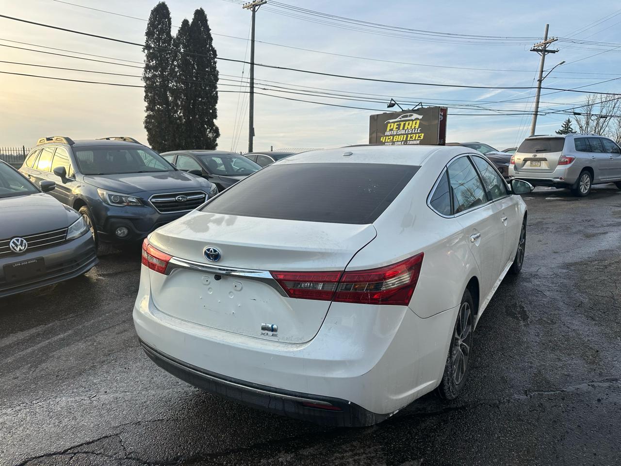 Toyota Avalon Hybrid XLE Premium 2016