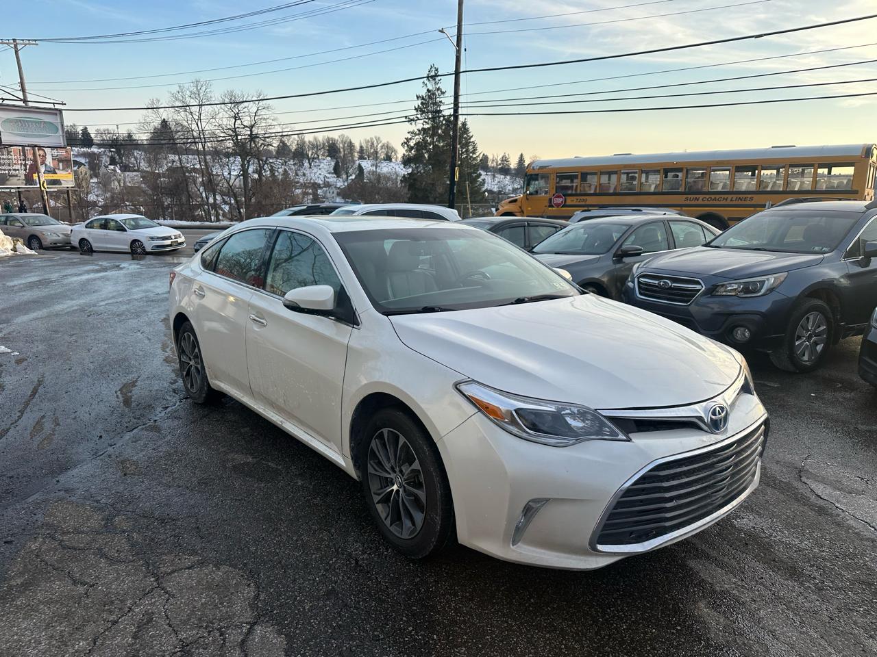Toyota Avalon Hybrid XLE Premium 2016