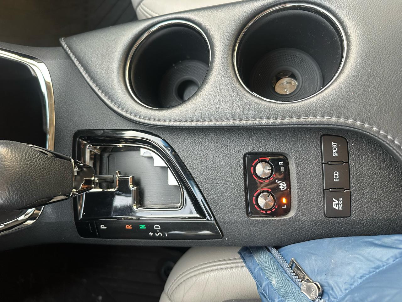 Toyota Avalon Hybrid XLE Premium 2016