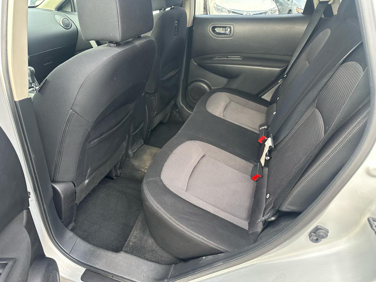 Nissan Rogue S AWD 2011