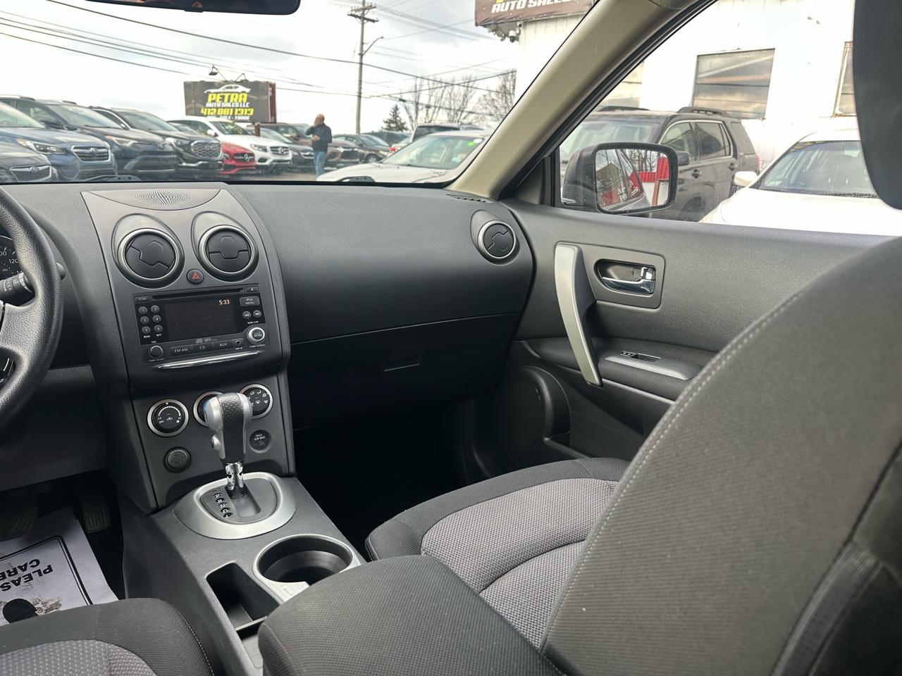 Nissan Rogue S AWD 2011