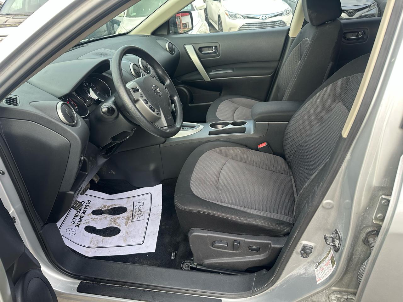 Nissan Rogue S AWD 2011