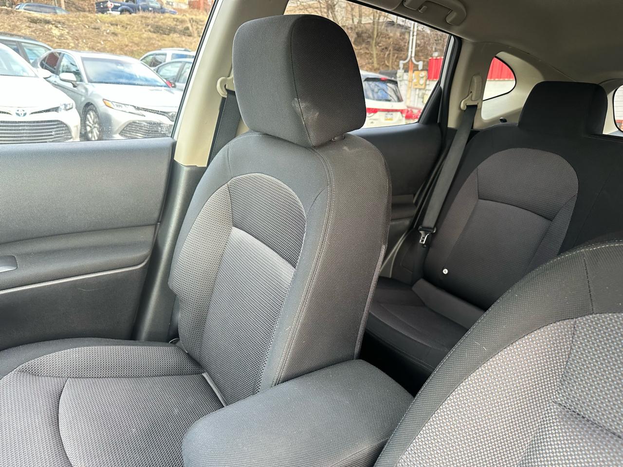 Nissan Rogue S AWD 2011