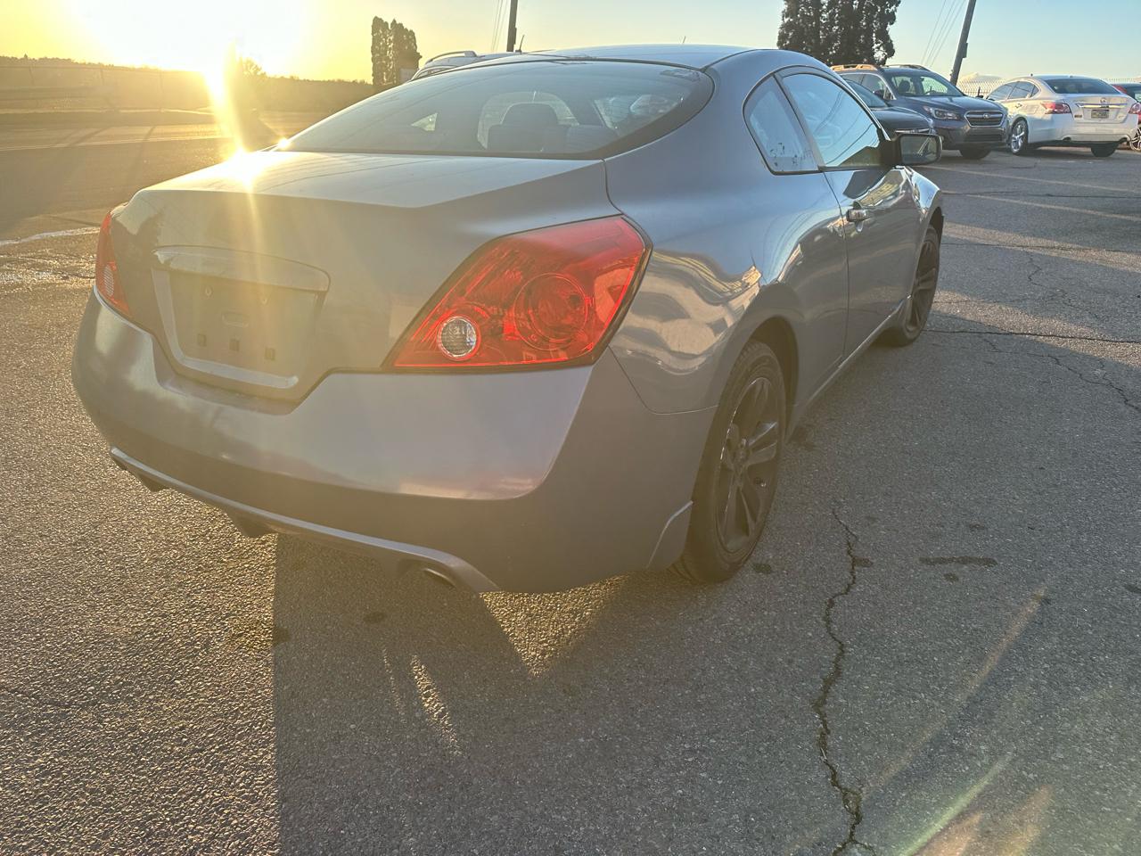Nissan Altima 2.5 S 6M/T Coupe 2012