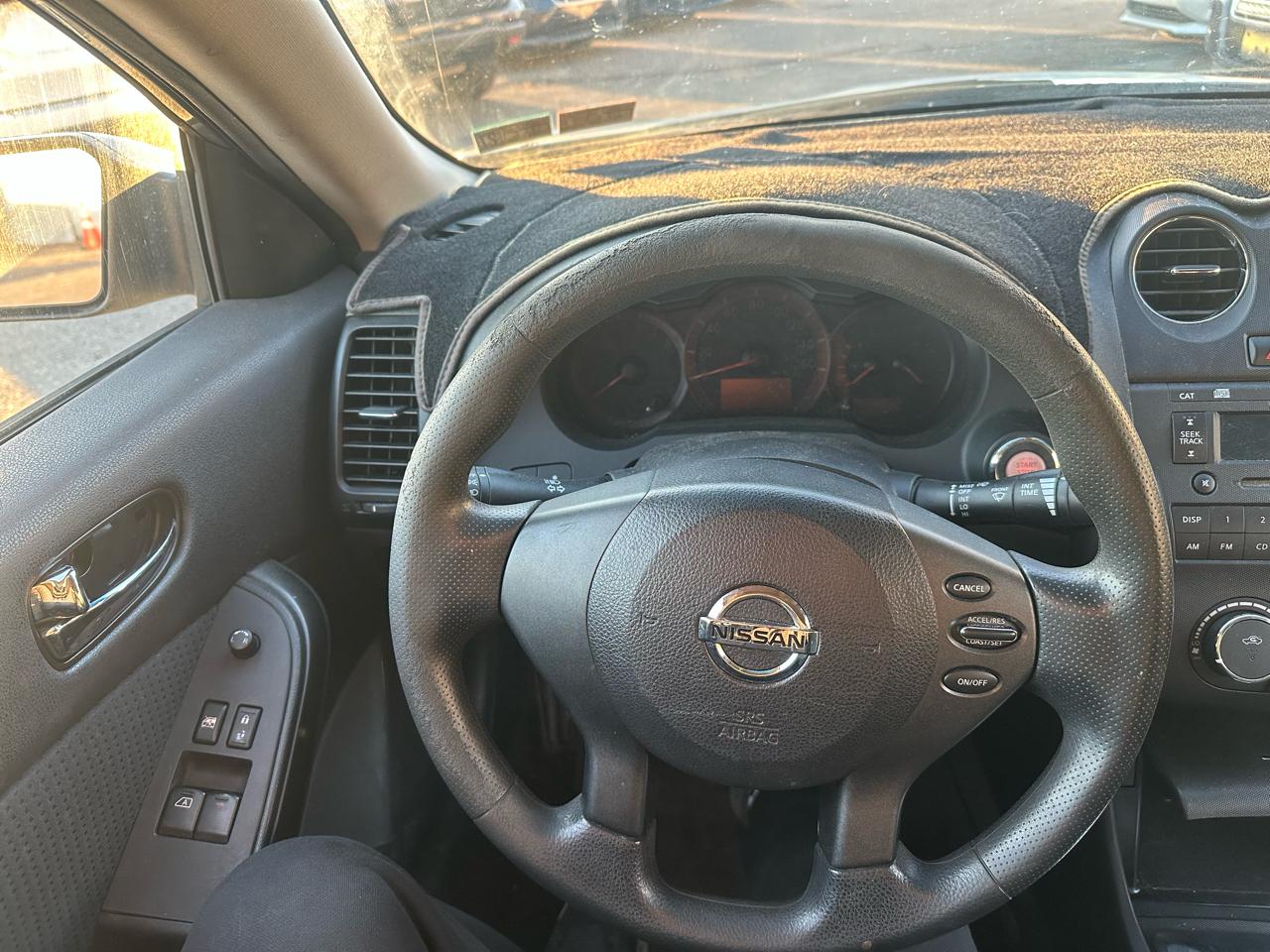 Nissan Altima 2.5 S 6M/T Coupe 2012