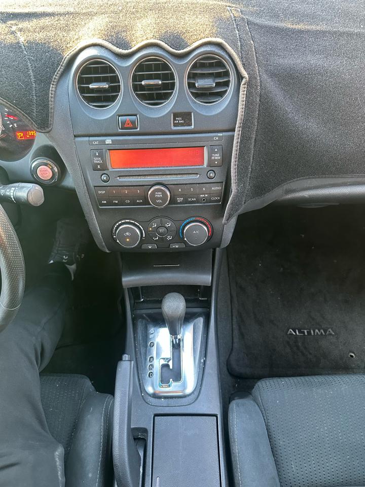 Nissan Altima 2.5 S 6M/T Coupe 2012