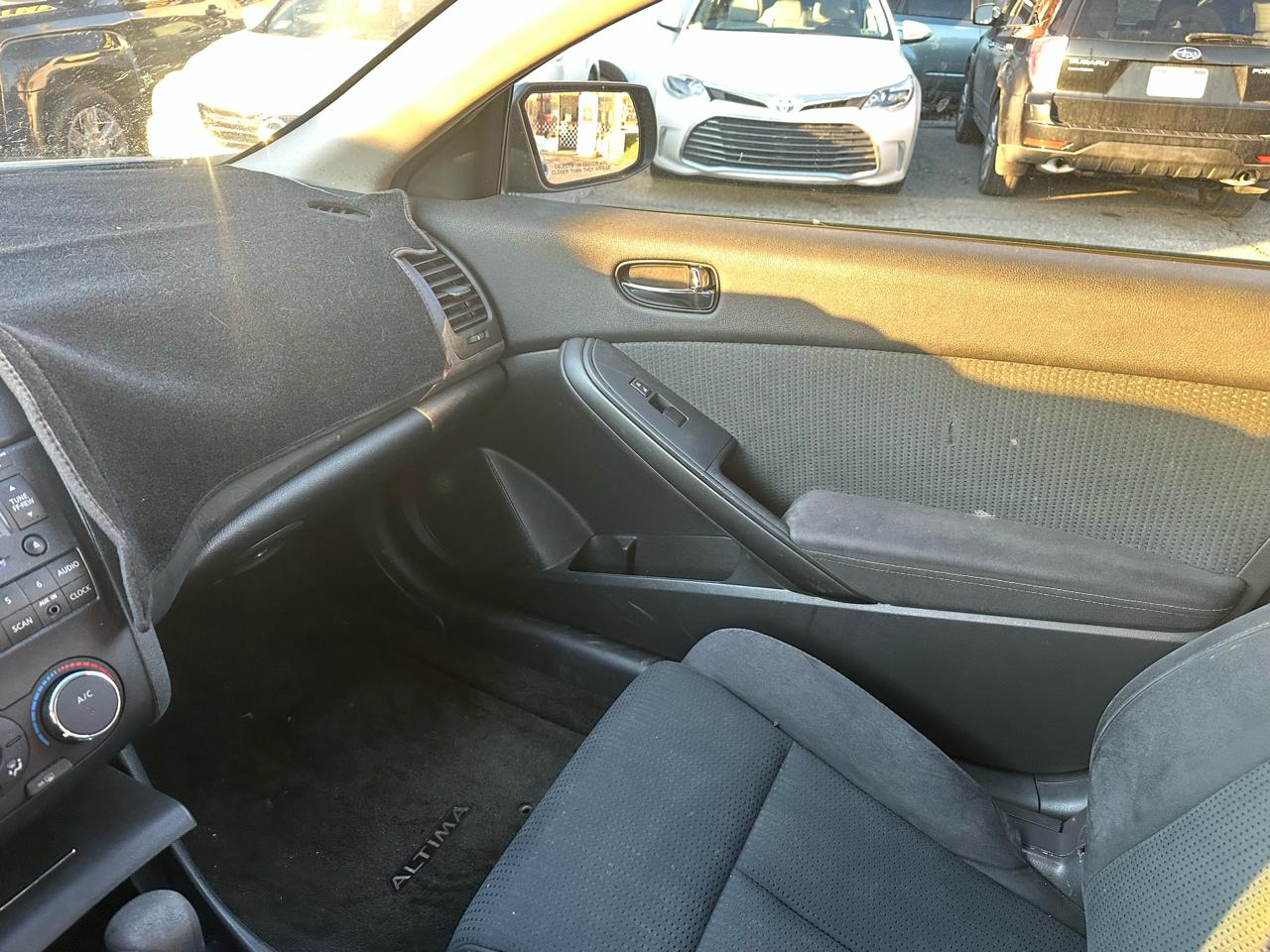 Nissan Altima 2.5 S 6M/T Coupe 2012