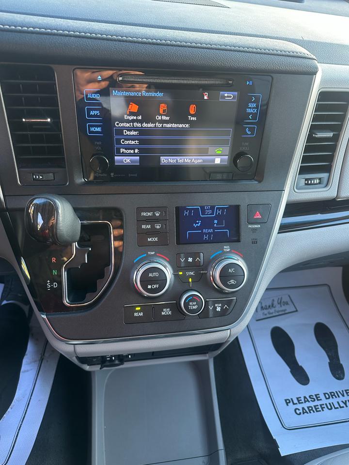 Toyota Sienna XLE 7-Passenger AWD 2017