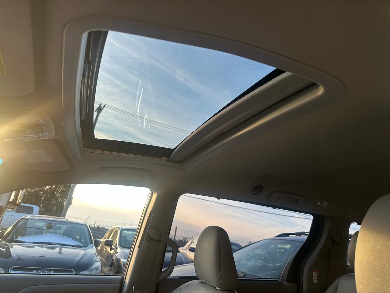 Toyota Sienna XLE 7-Passenger AWD 2017