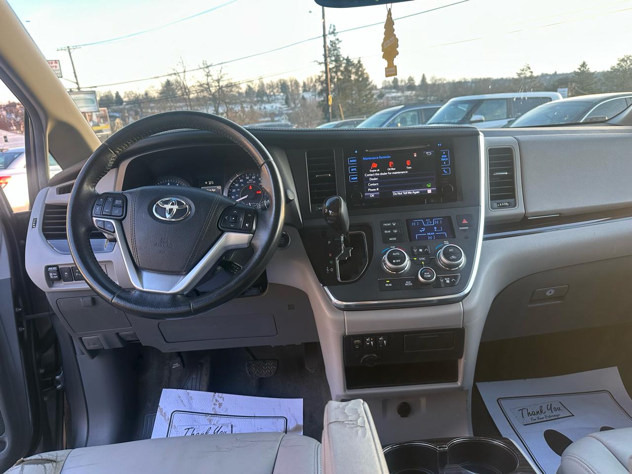 Toyota Sienna XLE 7-Passenger AWD 2017