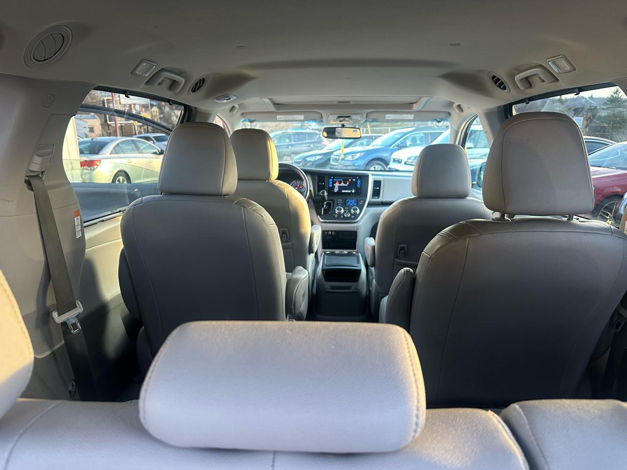 Toyota Sienna XLE 7-Passenger AWD 2017